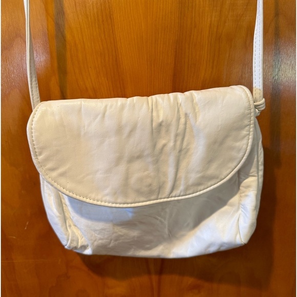 White leather hand bag with shoulder strap - Picture 2 of 9